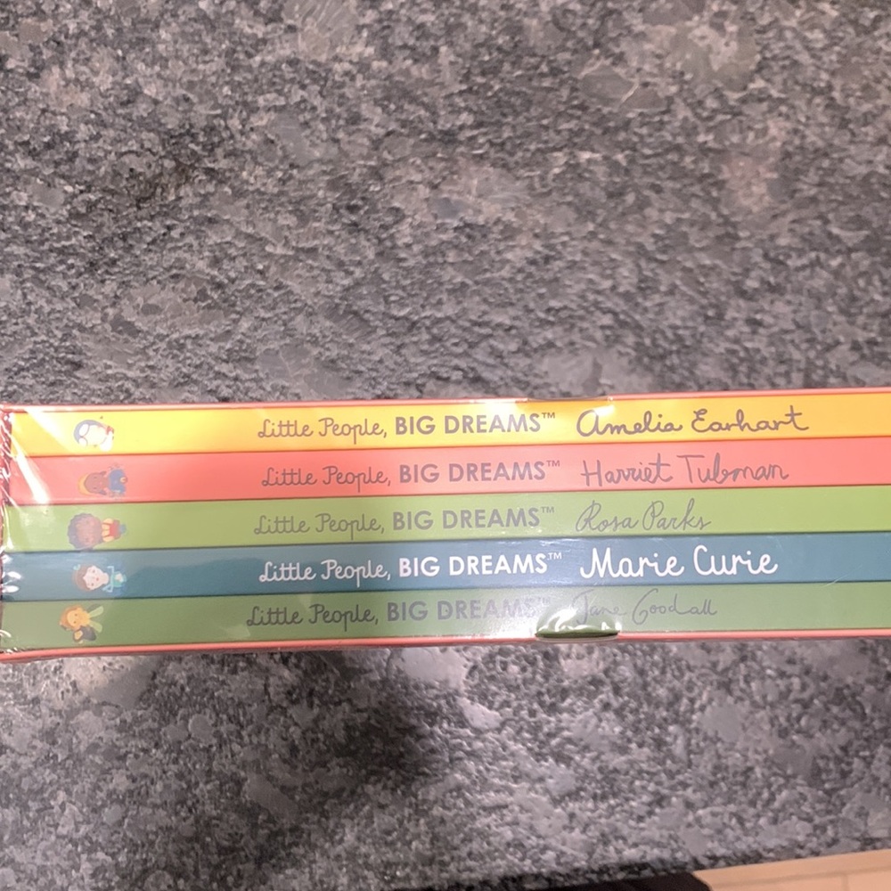NEW in Plastic! Little People Big Dreams Trailblazing Women Gift Set. 5 Books!